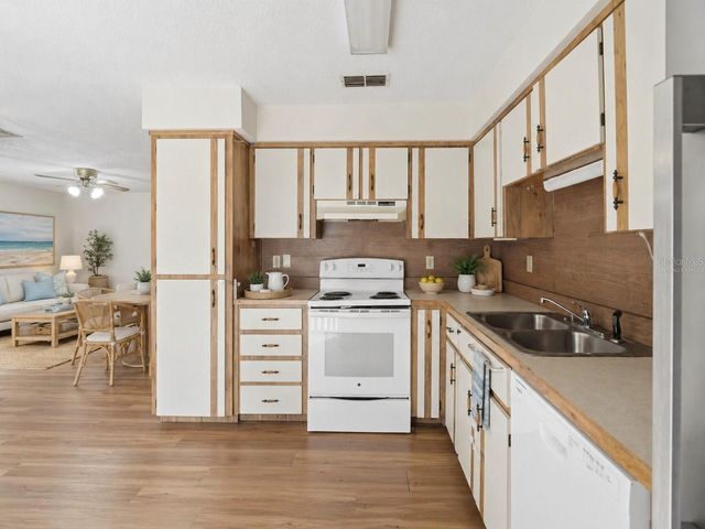 910 BIG TREE ROAD 202, South Daytona, FL 32119