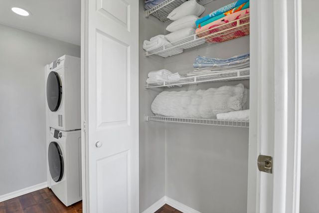 401 Greensward Lane 102-a, Delray Beach, FL 33445