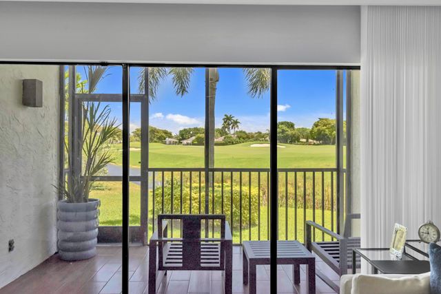 401 Greensward Lane 102-a, Delray Beach, FL 33445