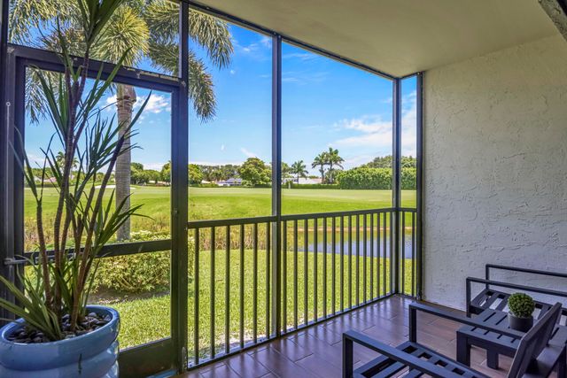 401 Greensward Lane 102-a, Delray Beach, FL 33445