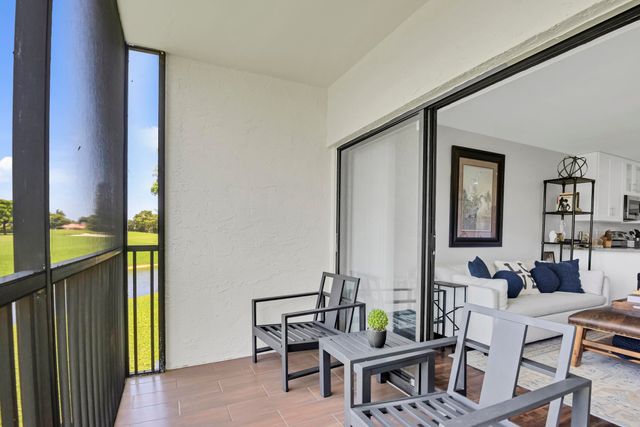 401 Greensward Lane 102-a, Delray Beach, FL 33445