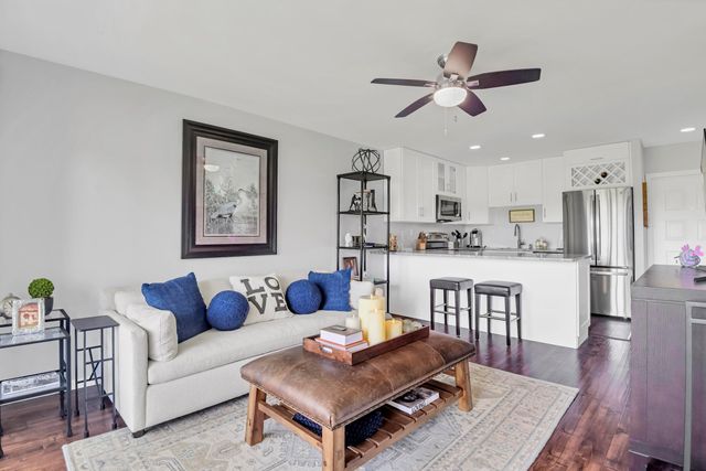 401 Greensward Lane 102-a, Delray Beach, FL 33445