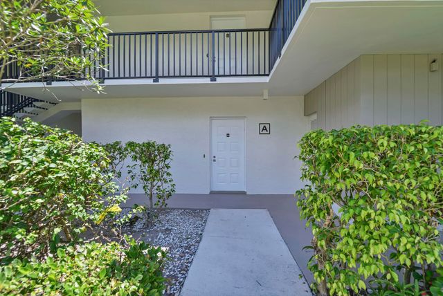 401 Greensward Lane 102-a, Delray Beach, FL 33445