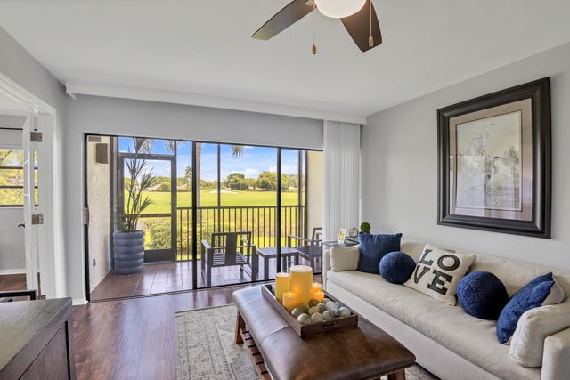 401 Greensward Lane 102-a, Delray Beach, FL 33445
