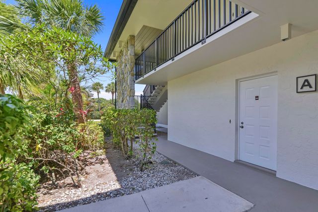 401 Greensward Lane 102-a, Delray Beach, FL 33445