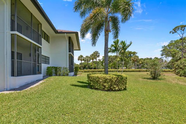401 Greensward Lane 102-a, Delray Beach, FL 33445