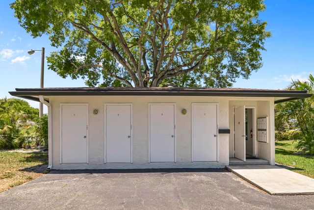 401 Greensward Lane 102-a, Delray Beach, FL 33445