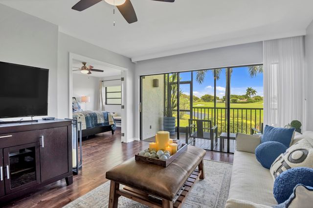 401 Greensward Lane 102-a, Delray Beach, FL 33445