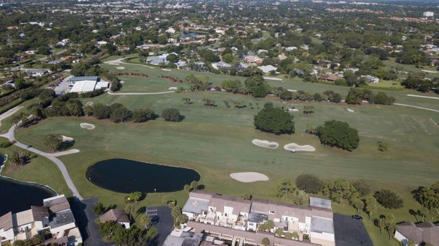 401 Greensward Lane 102-a, Delray Beach, FL 33445