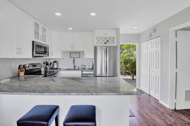 401 Greensward Lane 102-a, Delray Beach, FL 33445