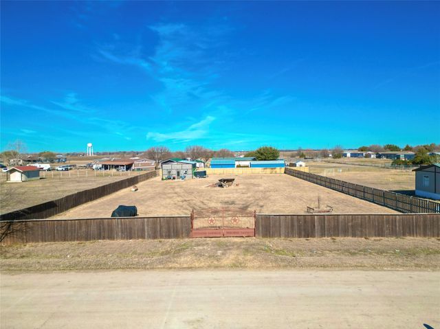 301 Choice Drive, Palmer, TX 75152