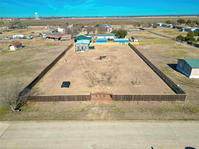 301 Choice Drive, Palmer, TX 75152