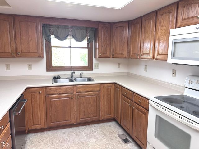 423 Alexander Drive, Seymour, IN 47274