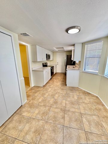 6306 Madeleine, San Antonio, TX 78229