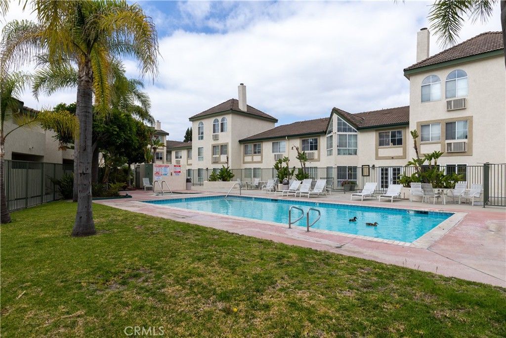 Image 12 of property listing at 15000 Downey 211, Paramount, CA 90723