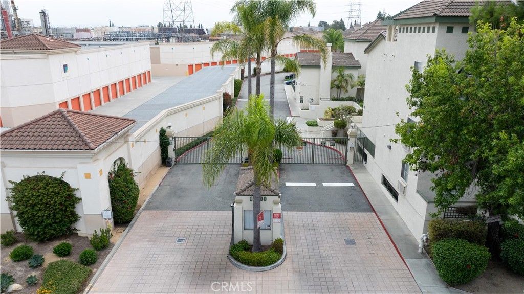 Image 13 of property listing at 15000 Downey 211, Paramount, CA 90723