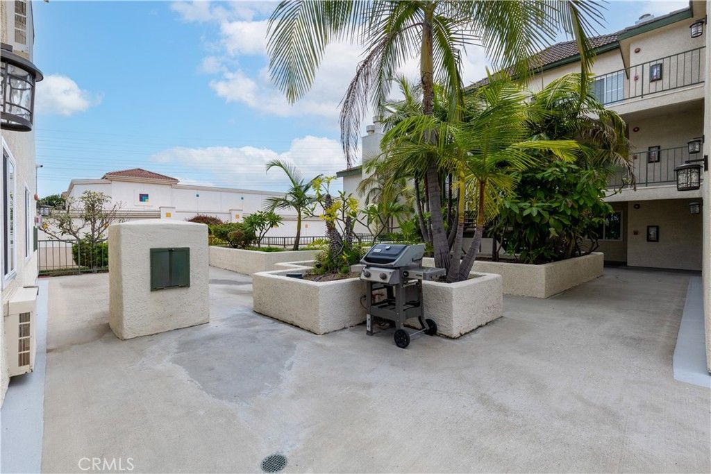 Image 14 of property listing at 15000 Downey 211, Paramount, CA 90723
