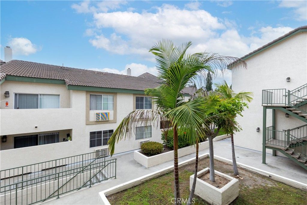 Image 15 of property listing at 15000 Downey 211, Paramount, CA 90723