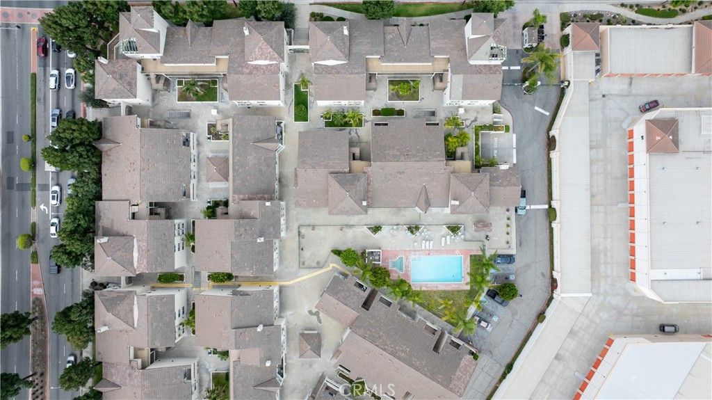 Image 20 of property listing at 15000 Downey 211, Paramount, CA 90723