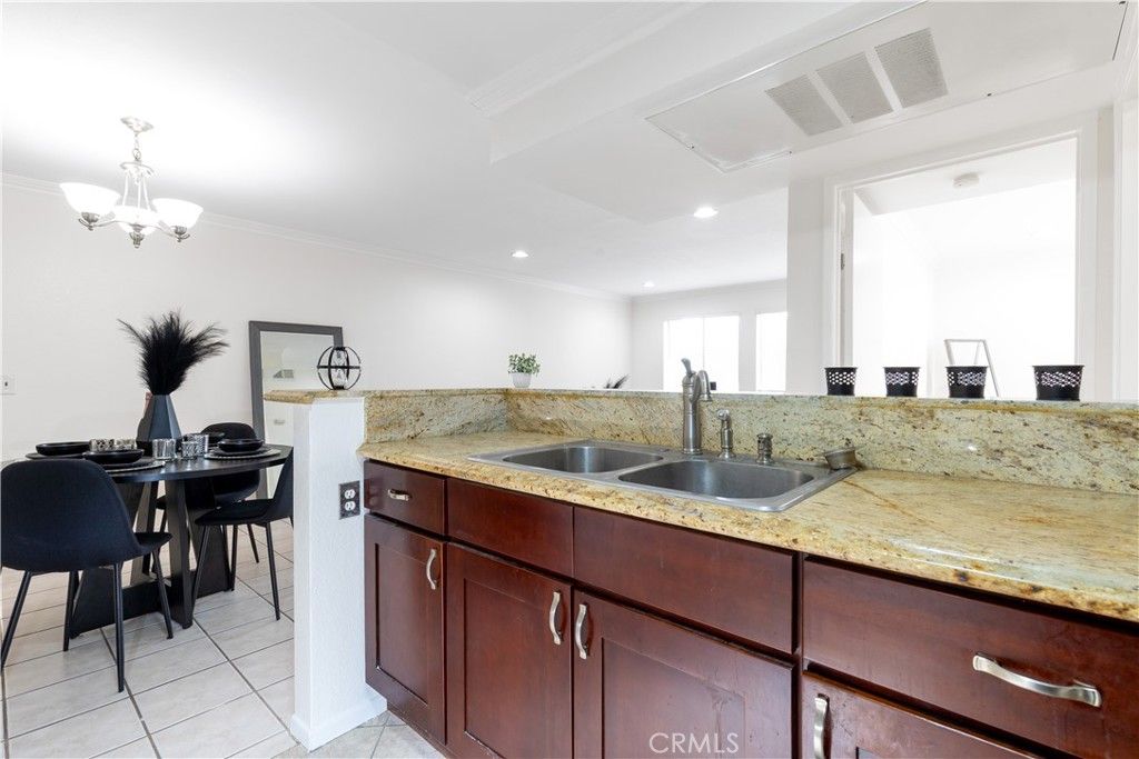 Image 6 of property listing at 15000 Downey 211, Paramount, CA 90723