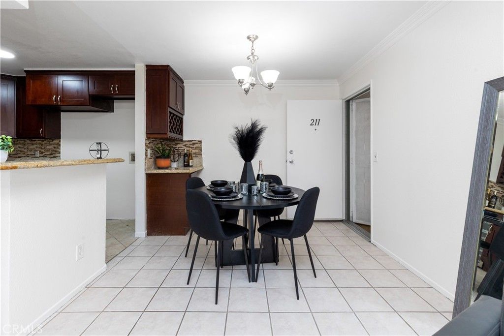 Image 7 of property listing at 15000 Downey 211, Paramount, CA 90723