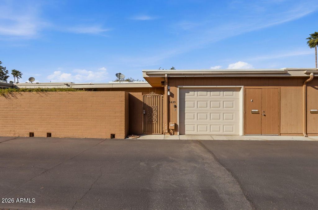 Image 11 of property listing at 13659 N 109TH Avenue, Sun City, AZ 85351