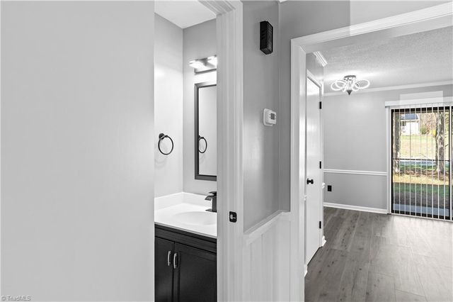 380 Vista Circle D, Winston-salem, NC 27106