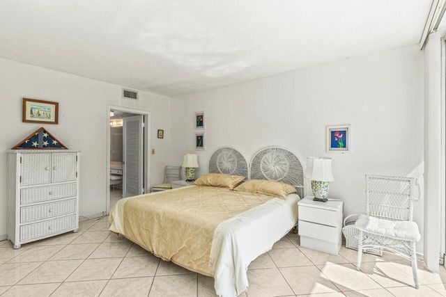 2774 S Ocean Boulevard 206, Palm Beach, FL 33480