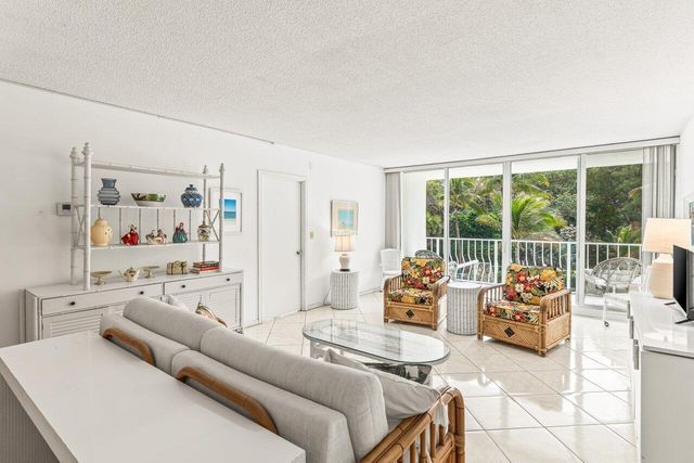 2774 S Ocean Boulevard 206, Palm Beach, FL 33480