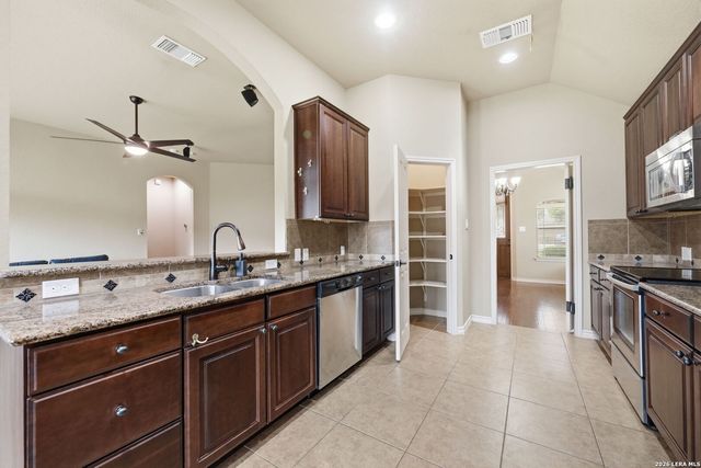 15708 Dell Ln, Selma, TX 78154