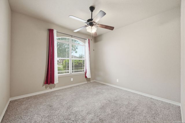 15708 Dell Ln, Selma, TX 78154