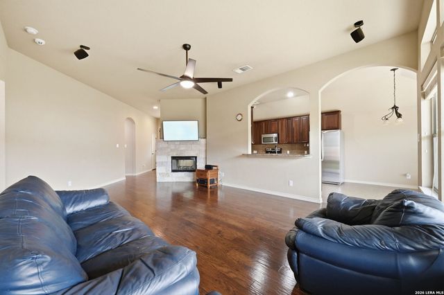 15708 Dell Ln, Selma, TX 78154