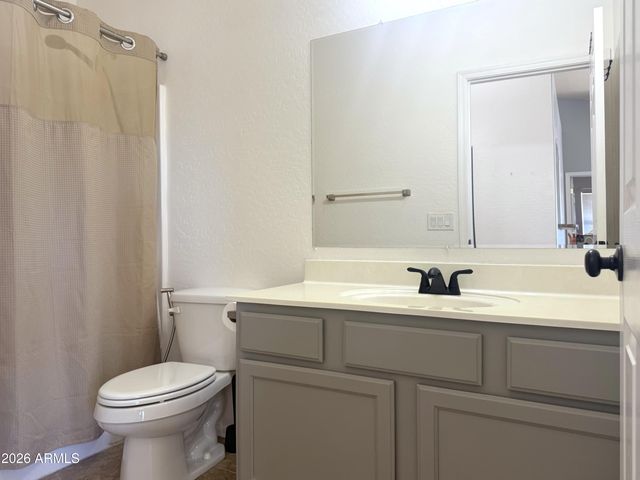 2950 W LOUISE Drive 208, Phoenix, AZ 85027