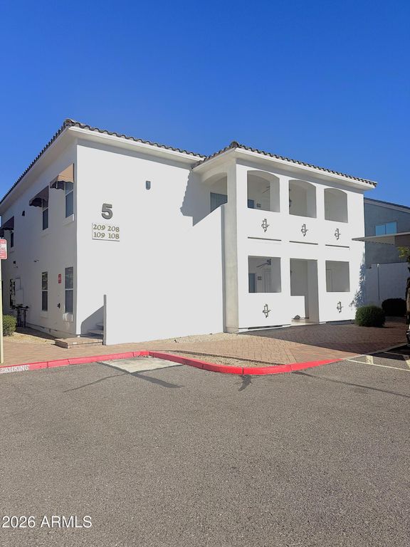 2950 W LOUISE Drive 208, Phoenix, AZ 85027