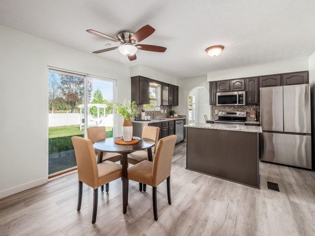 4638 Thornoak Drive, Grove City, OH 43123