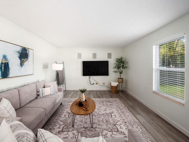 4638 Thornoak Drive, Grove City, OH 43123