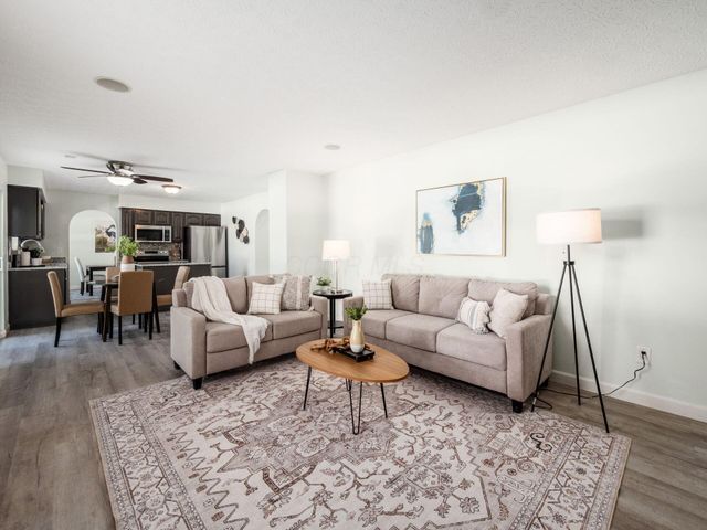 4638 Thornoak Drive, Grove City, OH 43123