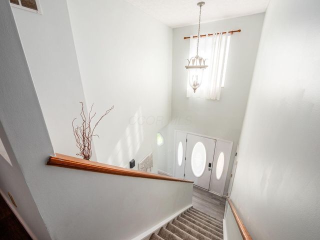 4638 Thornoak Drive, Grove City, OH 43123