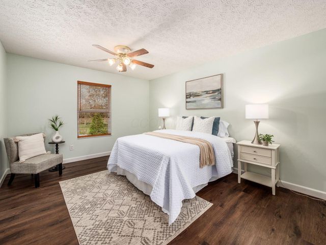 4638 Thornoak Drive, Grove City, OH 43123