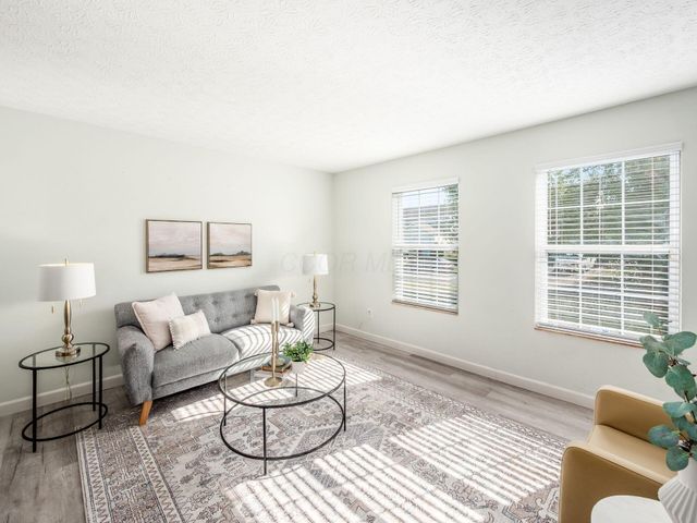 4638 Thornoak Drive, Grove City, OH 43123