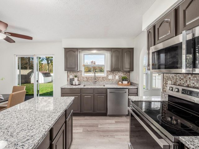 4638 Thornoak Drive, Grove City, OH 43123