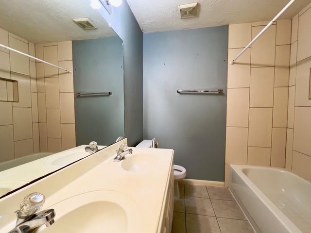 7411 Orchard Hills Lane, Sugar Land, TX 77479