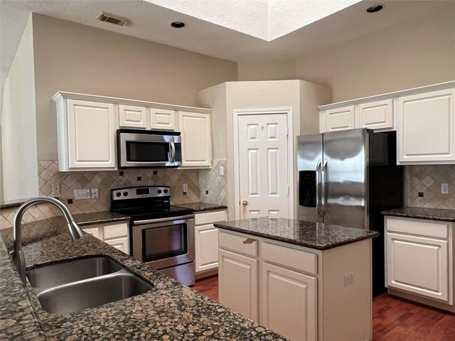 7411 Orchard Hills Lane, Sugar Land, TX 77479