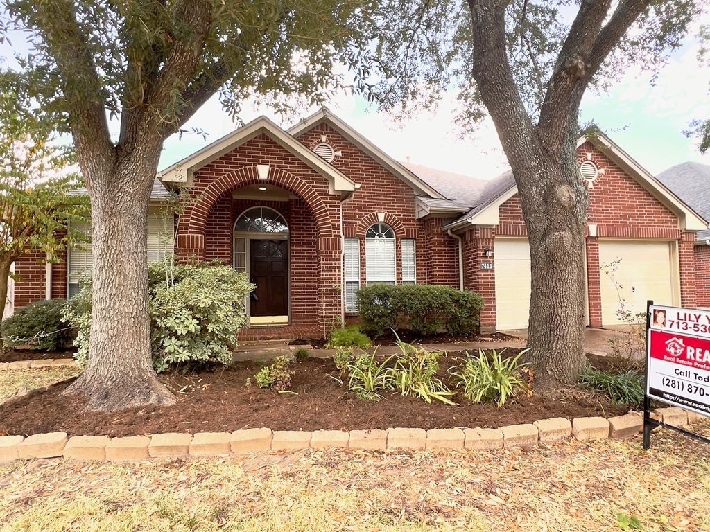 7411 Orchard Hills Lane, Sugar Land, TX 77479