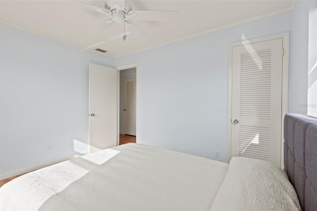 9785 MAINLANDS BOULEVARD W 1-B, Pinellas Park, FL 33782