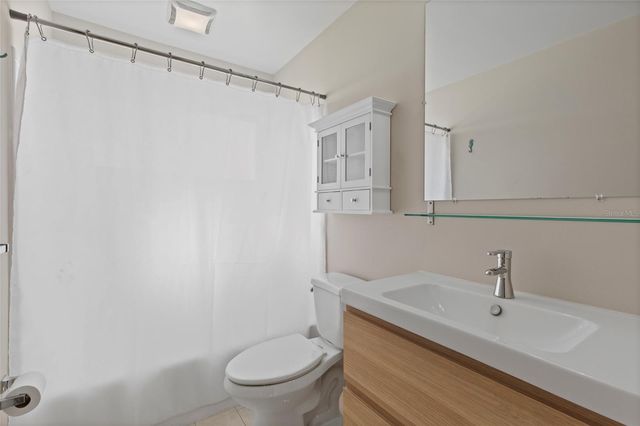 9785 MAINLANDS BOULEVARD W 1-B, Pinellas Park, FL 33782