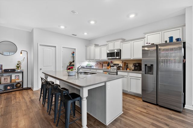 3664 Stormy Ln, Rockvale, TN 37153