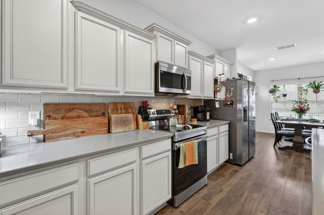 3664 Stormy Ln, Rockvale, TN 37153