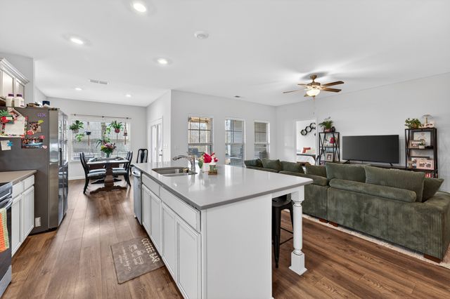 3664 Stormy Ln, Rockvale, TN 37153