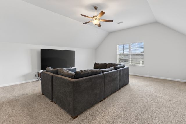 3664 Stormy Ln, Rockvale, TN 37153